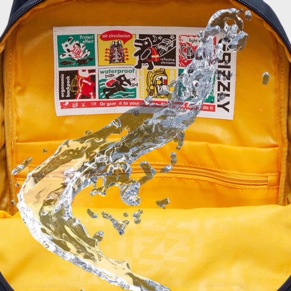 Непромокаемая подкладка — защищает рюкзак изнутри и снаружи