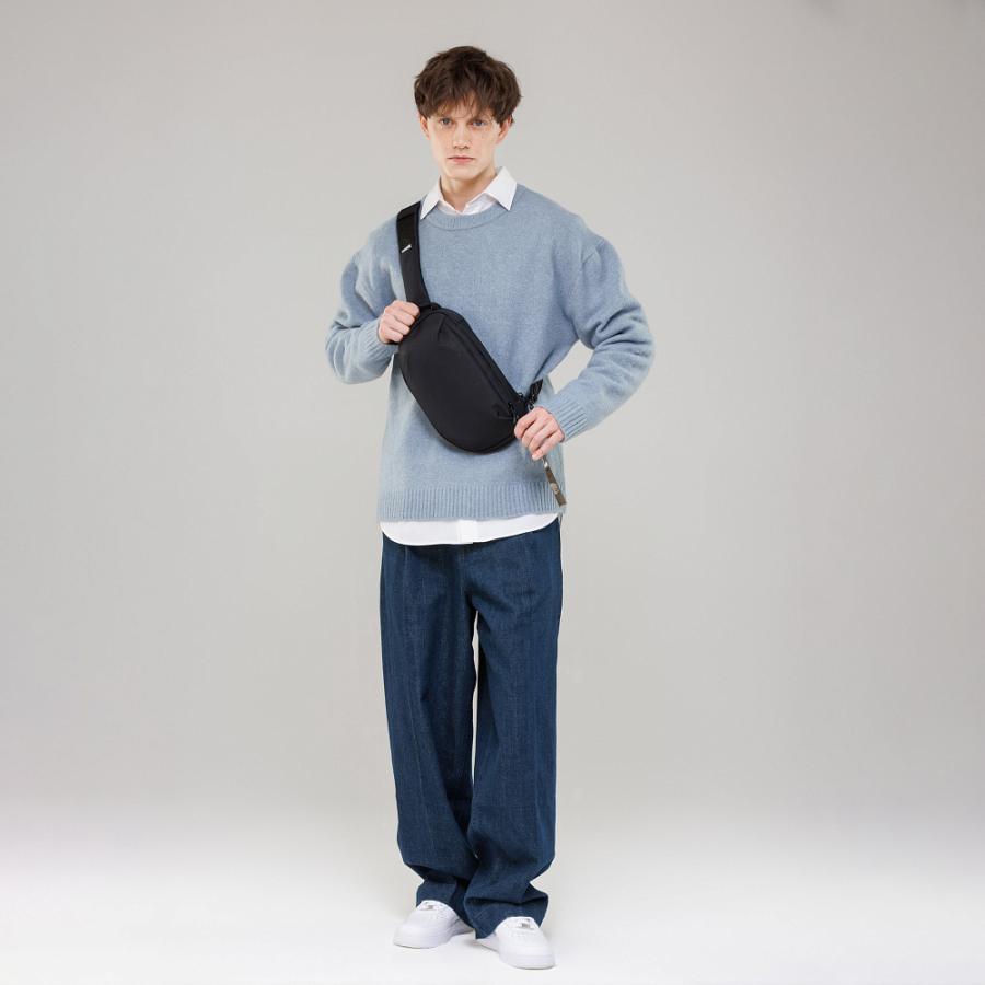 Наплечная сумка с обвесом