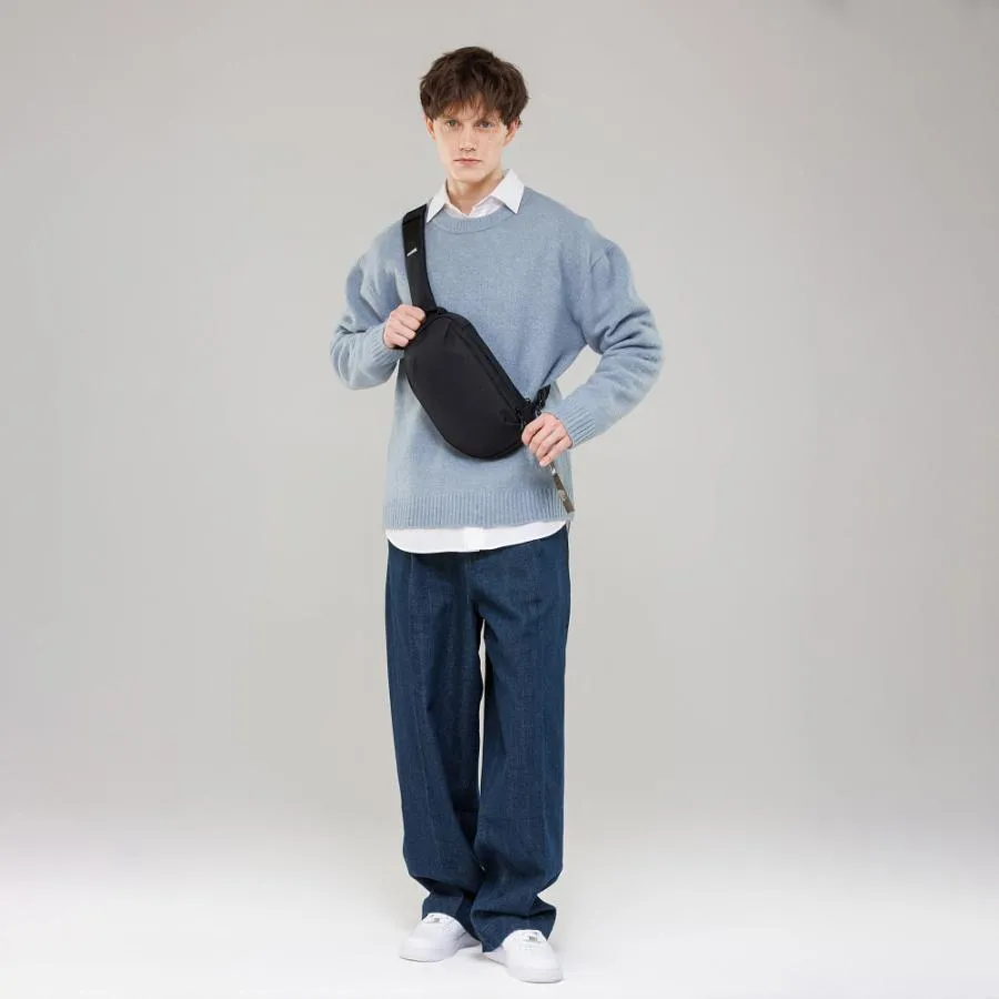 Наплечная сумка с обвесом